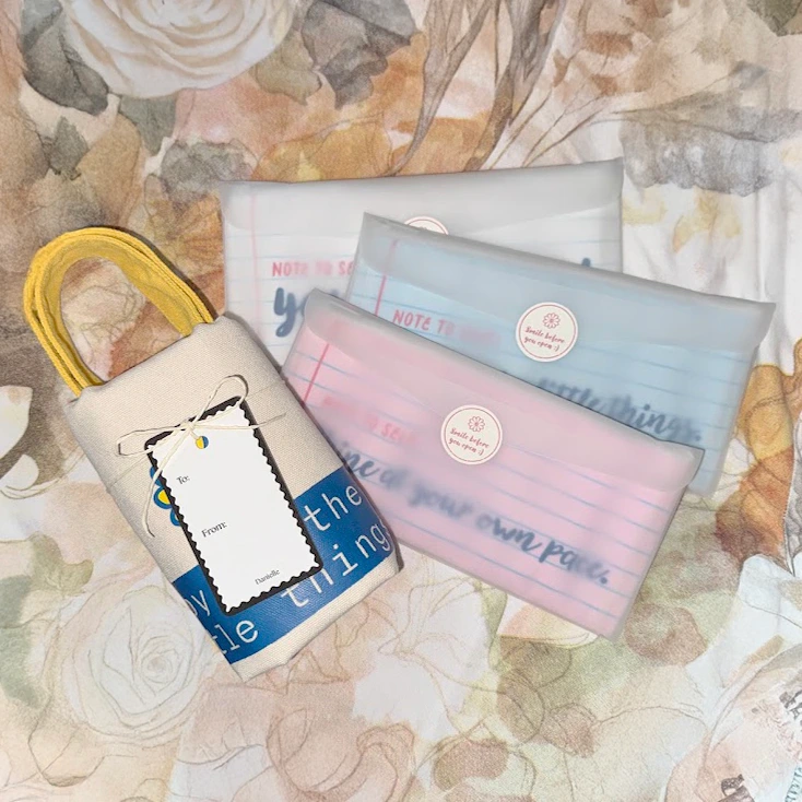 danielle tote and pouch
