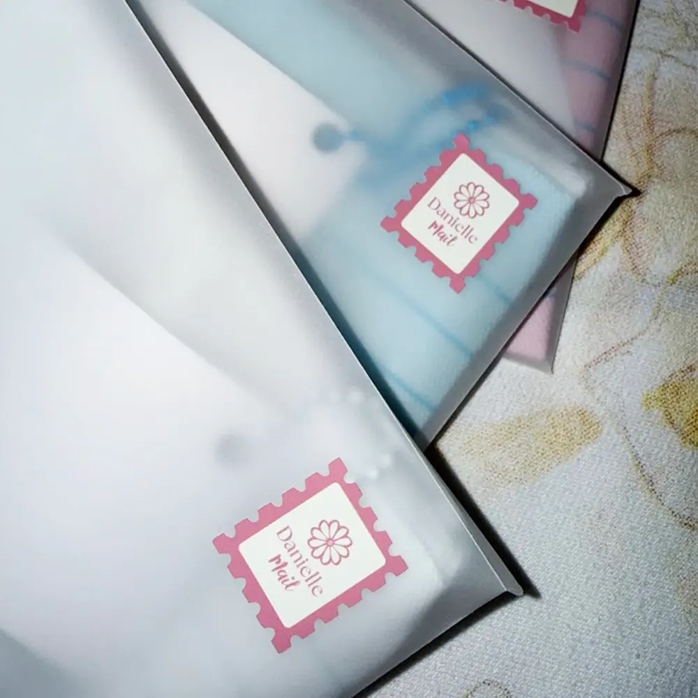 NTW_6_GIFTS-3.webp